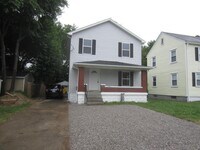 Building Photo - Awesome 5BR house walking distance to UofL!