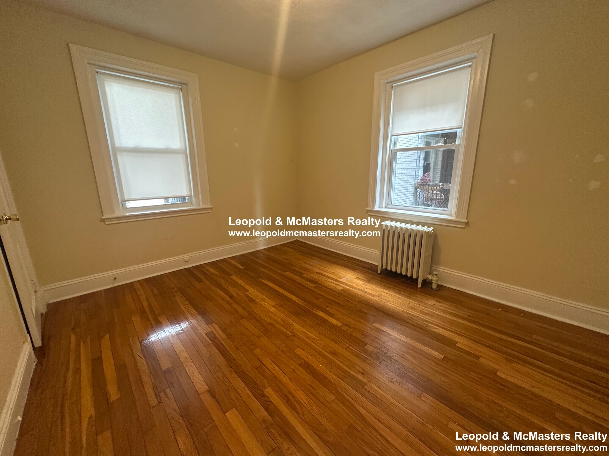 Building Photo - 76 Dunboy St