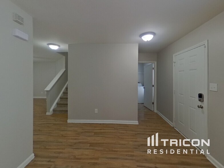 Building Photo - 113 Camforth Dr