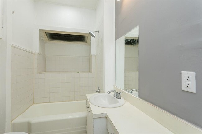 Building Photo - 1617 Branard St