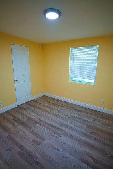 Building Photo - 1666 N Myrtle Ave