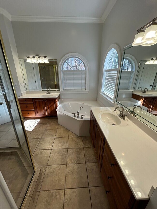 Building Photo - Executive Rental in West Rome $2,595