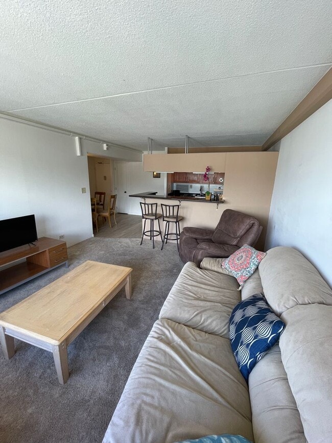 Building Photo - 2 Bed 2 Bath 1 Parking at Marco Polo Apart...
