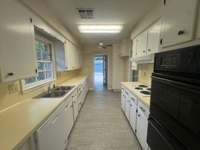 Building Photo - 3054 Merrimac Dr