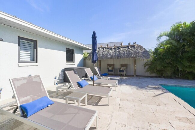 Building Photo - Naples Park PET FRIENDLY POOL HOME - 3BDRM. 2 BATHS