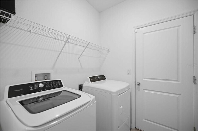 Building Photo - 3492 NE 38th Ln