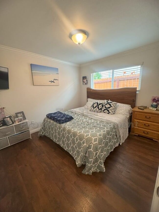 Building Photo - Beautiful Vista Home 3 bed / 3 bath / 1957...