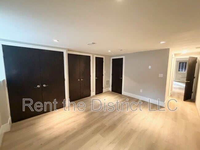 Building Photo - 1716 V St NW