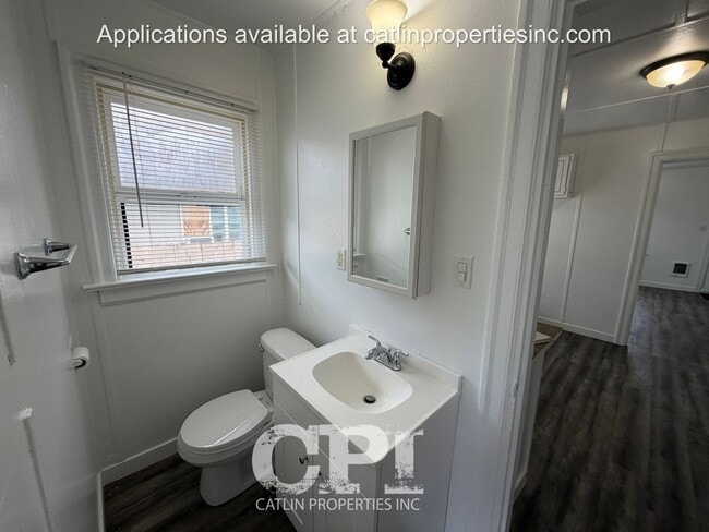 Building Photo - MOVE IN SPECIAL- $99 FIRST MONTH RENT!
