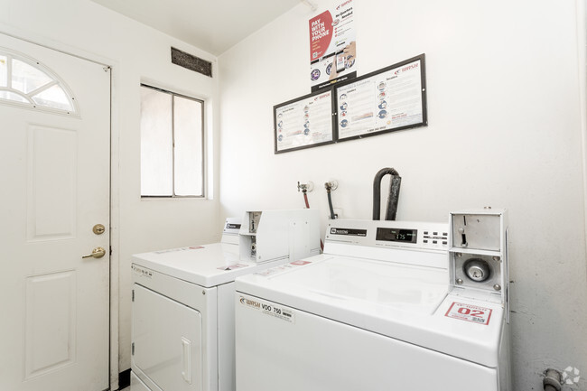 Laundry Facilities - Kenyon Pointe