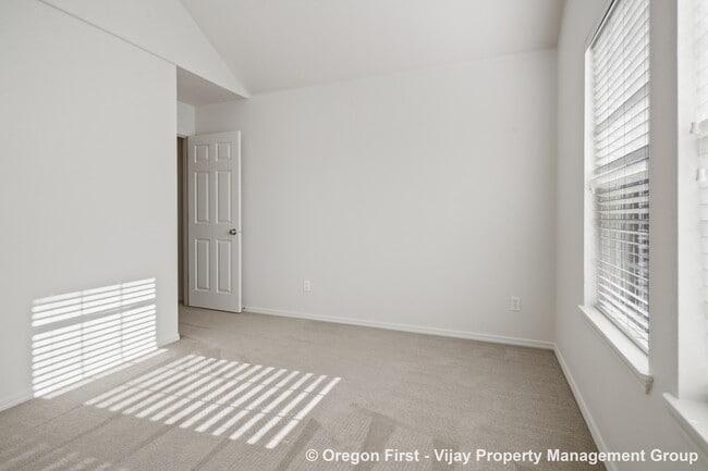 Building Photo - 17097 SW Glen Park Ct