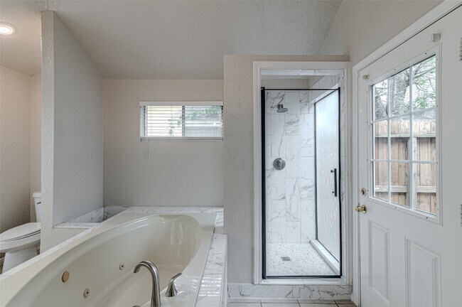 Building Photo - 1710 Blindlake Dr