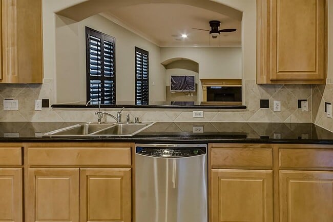 Building Photo - 1143 Sopris Dr