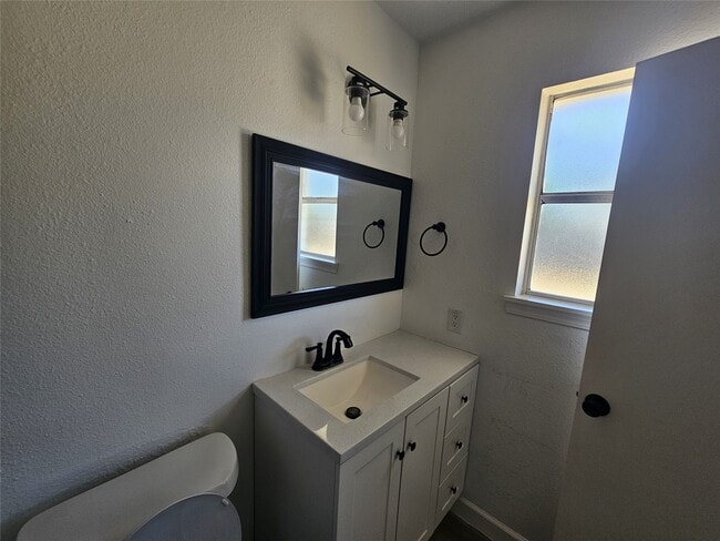 Building Photo - 2519 Piddler Dr