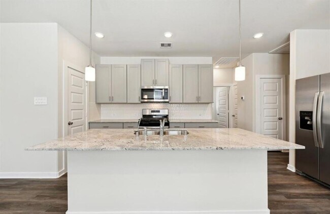 Building Photo - 16656 Sterling Clf St