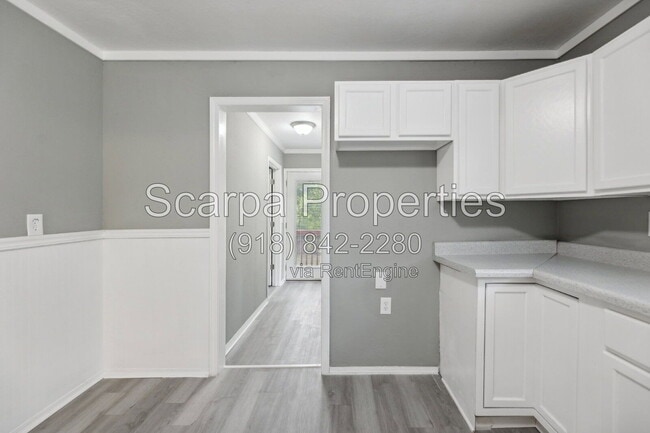 Building Photo - 734 N Walnut Creek Dr