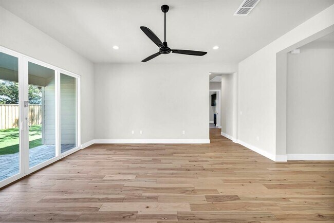 Building Photo - 8209 Polar Dr