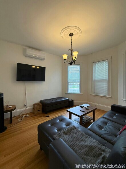 Primary Photo - 34 Etna St