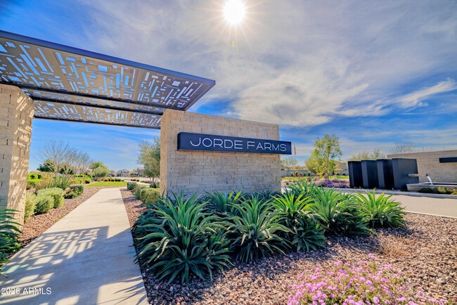 Building Photo - 21513 E Sparrow Dr