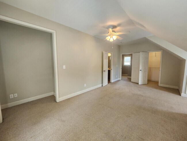 Building Photo - 137 Strickland Ave