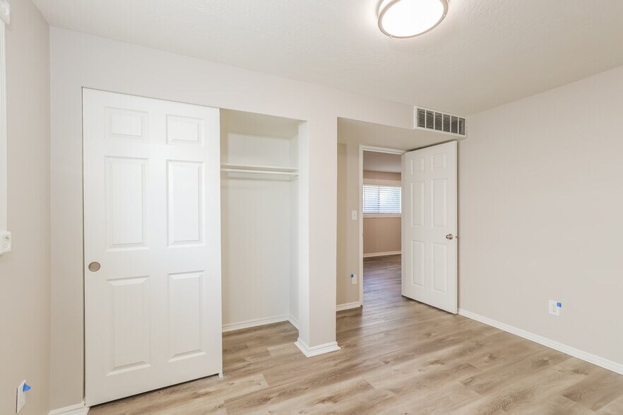Building Photo - 1737 N 1220 W