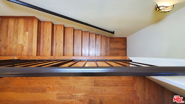 Building Photo - 7320 Balboa Blvd