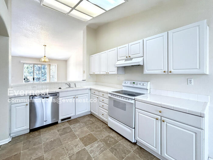 Building Photo - 4157 Vernal Cir