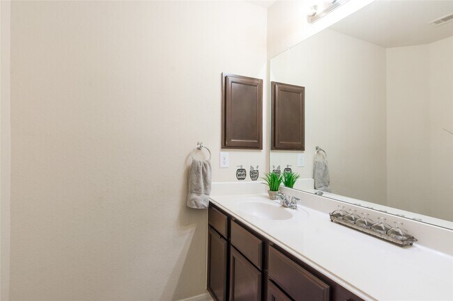 Building Photo - 15007 Holland Grove Ct