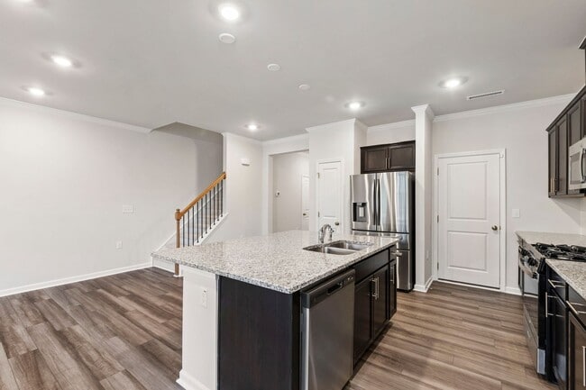 Building Photo - Bright & Beautiful! Modern 3-Bedroom Townh...
