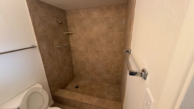 Building Photo - Great Mesa Home!