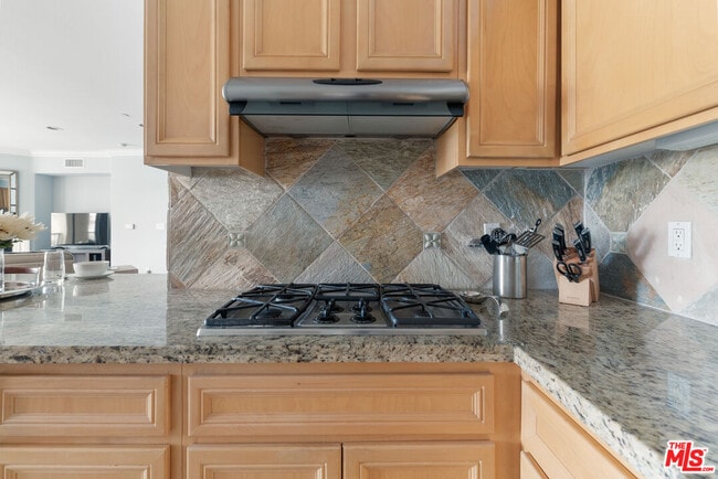 Building Photo - 4320 Tradewinds Dr