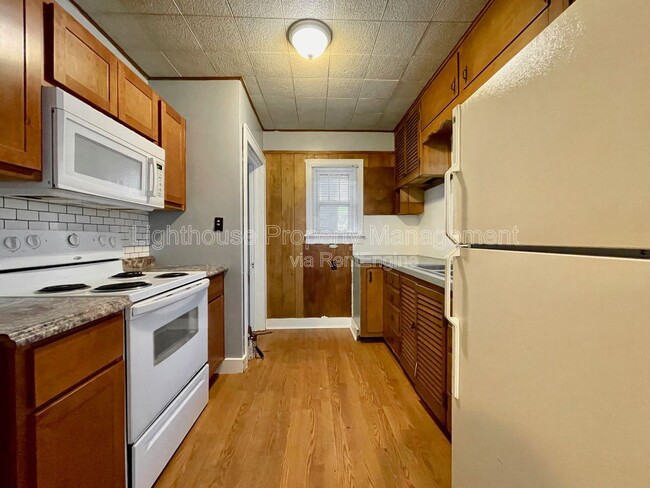 Building Photo - 1183 Emerson Ave