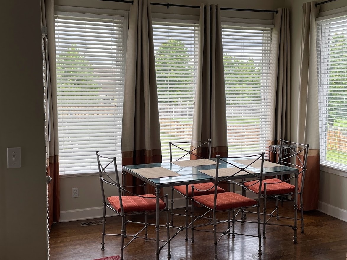 Breakfast Area - 13846 W 154th Ter