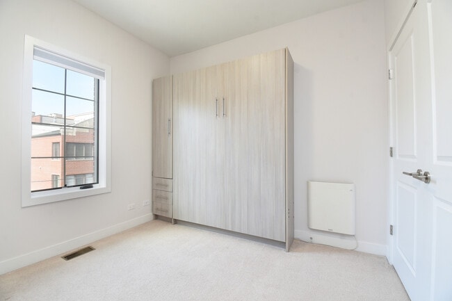 Building Photo - 330 Pennsylvania Way