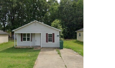 Building Photo - 2417 E Ozark Ave