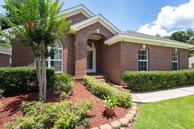 Building Photo - 1241 Sandler Ridge Rd