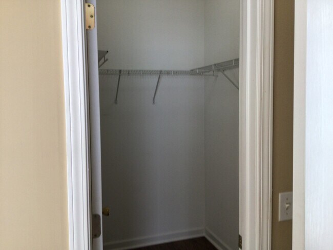 Building Photo - 303 Stallion Rd
