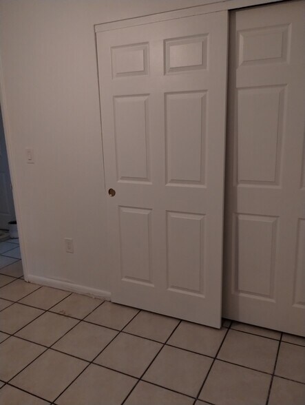 Building Photo - 8034 Orange Ave