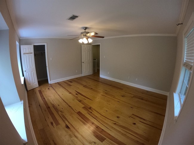 Building Photo - 1235 Linden Pl