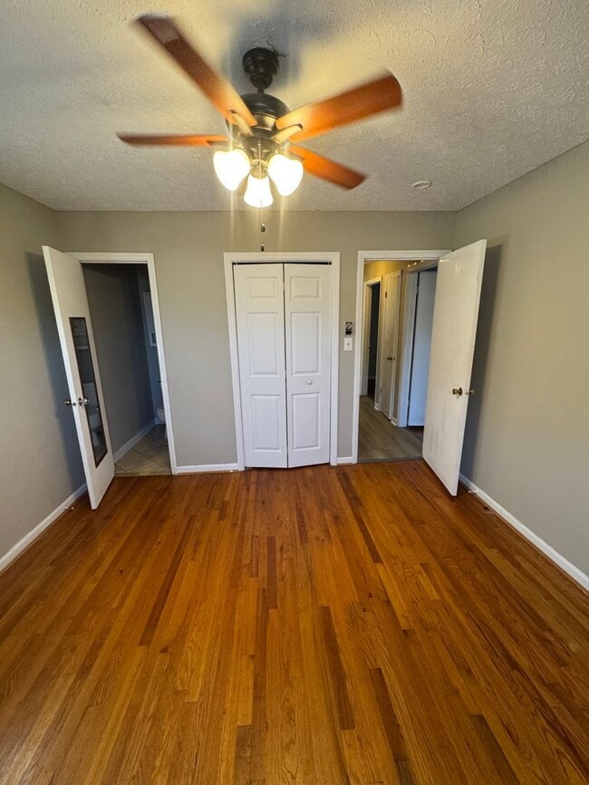 Building Photo - 1696 Crestland Dr