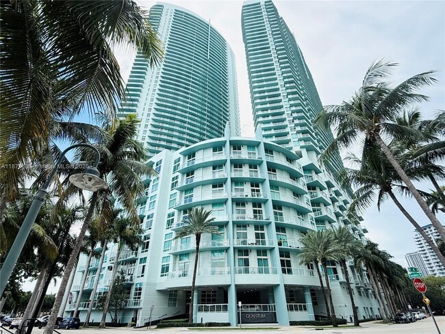 Primary Photo - 1900 N Bayshore Dr
