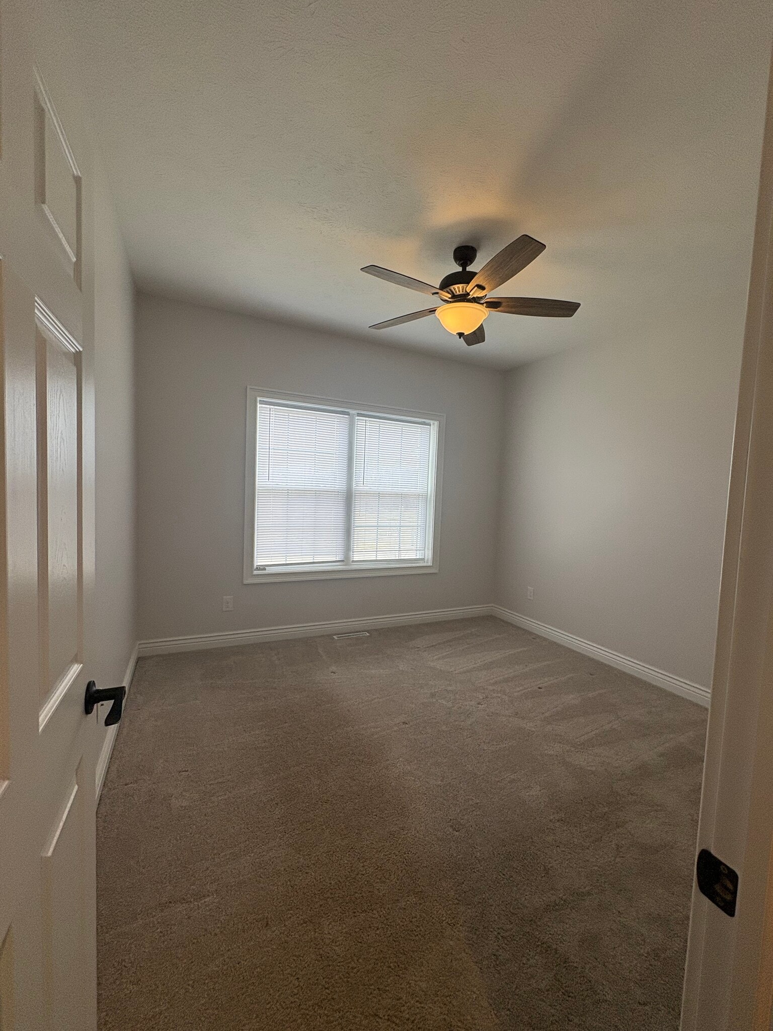 Building Photo - 205 Ridgeview Dr