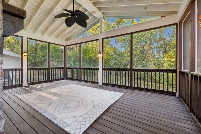 Building Photo - FULLY FURNISHED ISLAND HOME ON OLD HICKORY...