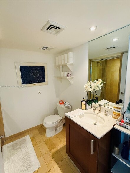 Building Photo - 9499 Collins Ave