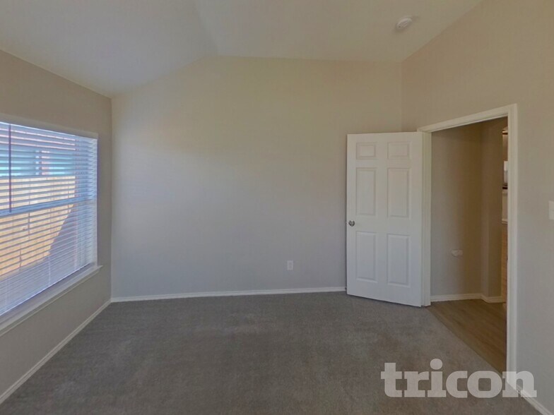 Building Photo - 369 Magnolia Dr