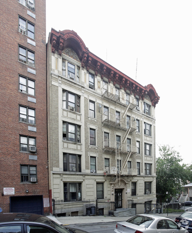Primary Photo - 375 E 199th St