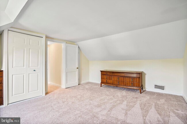 Building Photo - 7110 Coventry Rd
