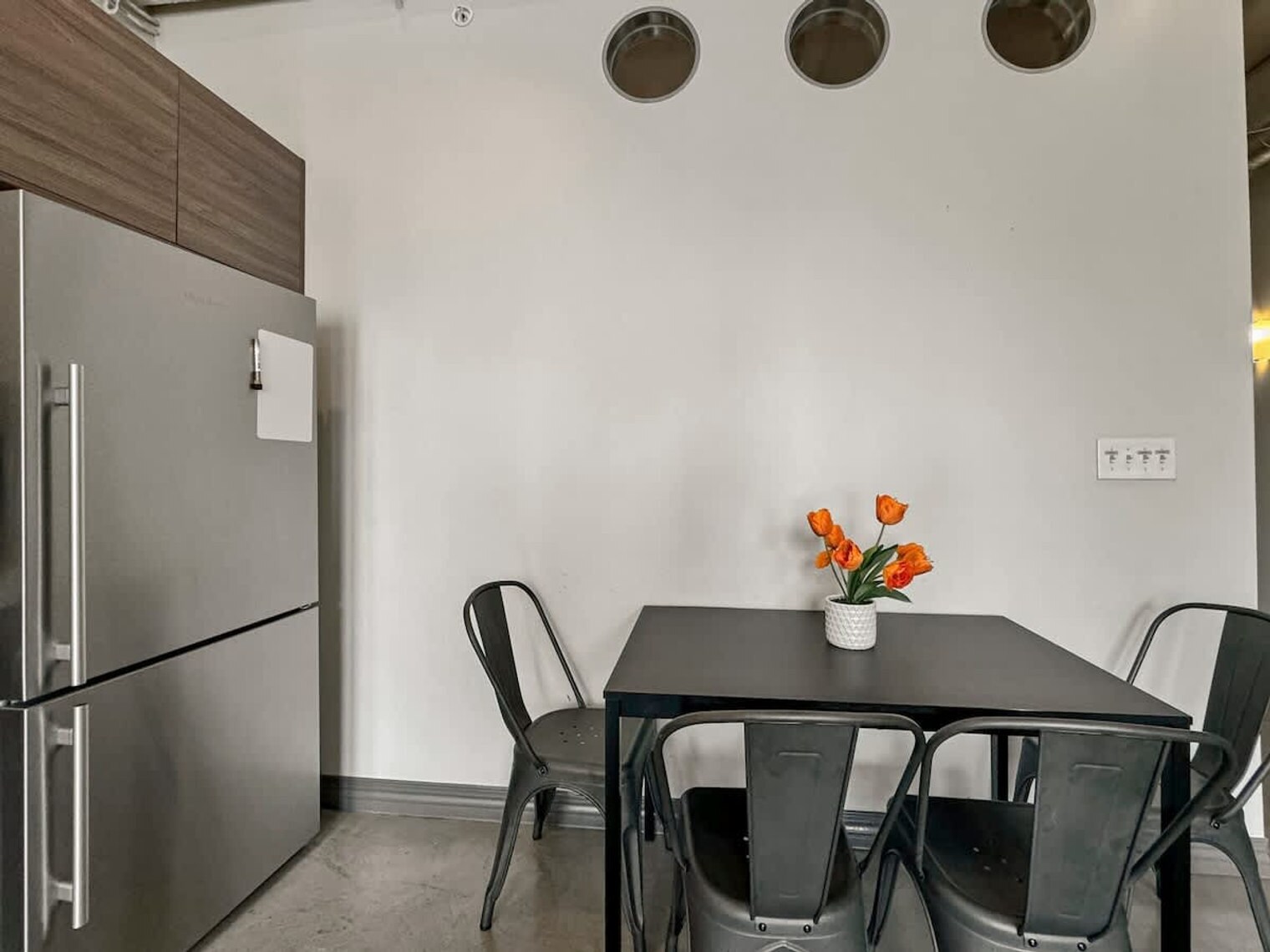 Building Photo - 500 S Ervay St