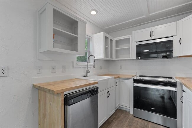 Building Photo - 1216 Jones St