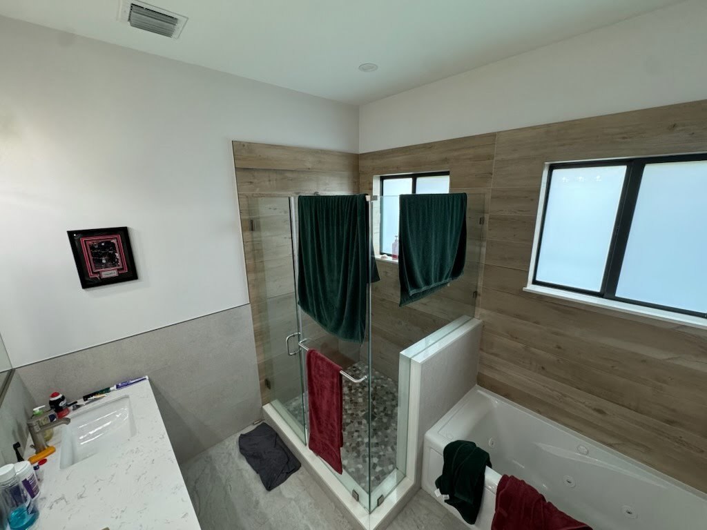 Building Photo - 6422 Coral Way